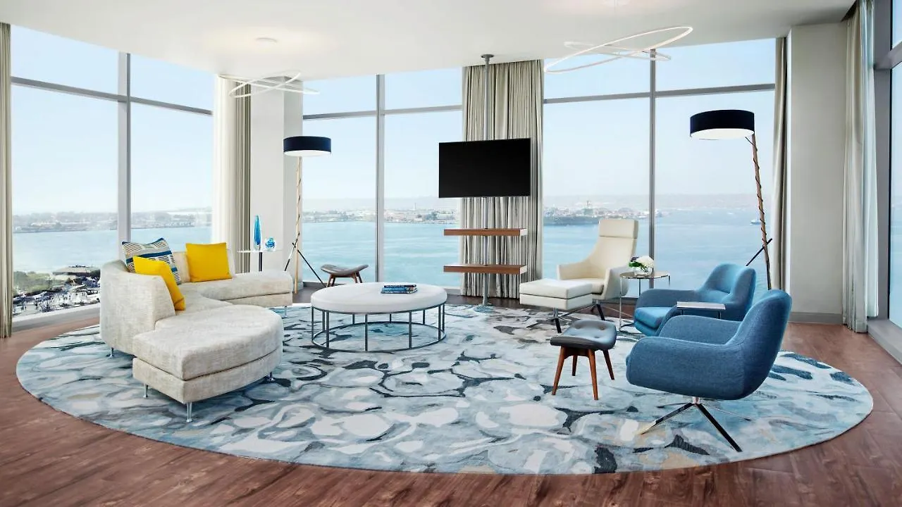 Sunday Hotel Holiday International Dubai