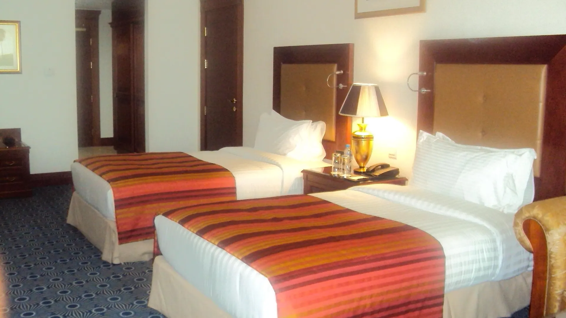 Sunday Hotel Holiday International Dubai
