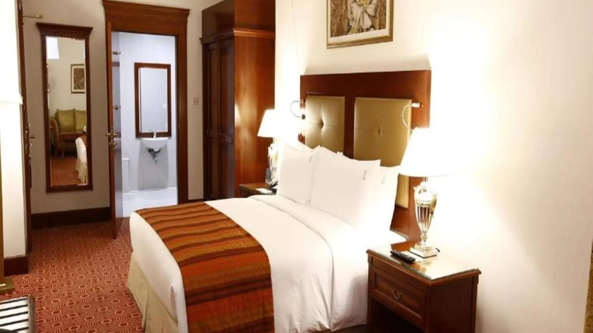 Sunday Hotel Holiday International Dubai