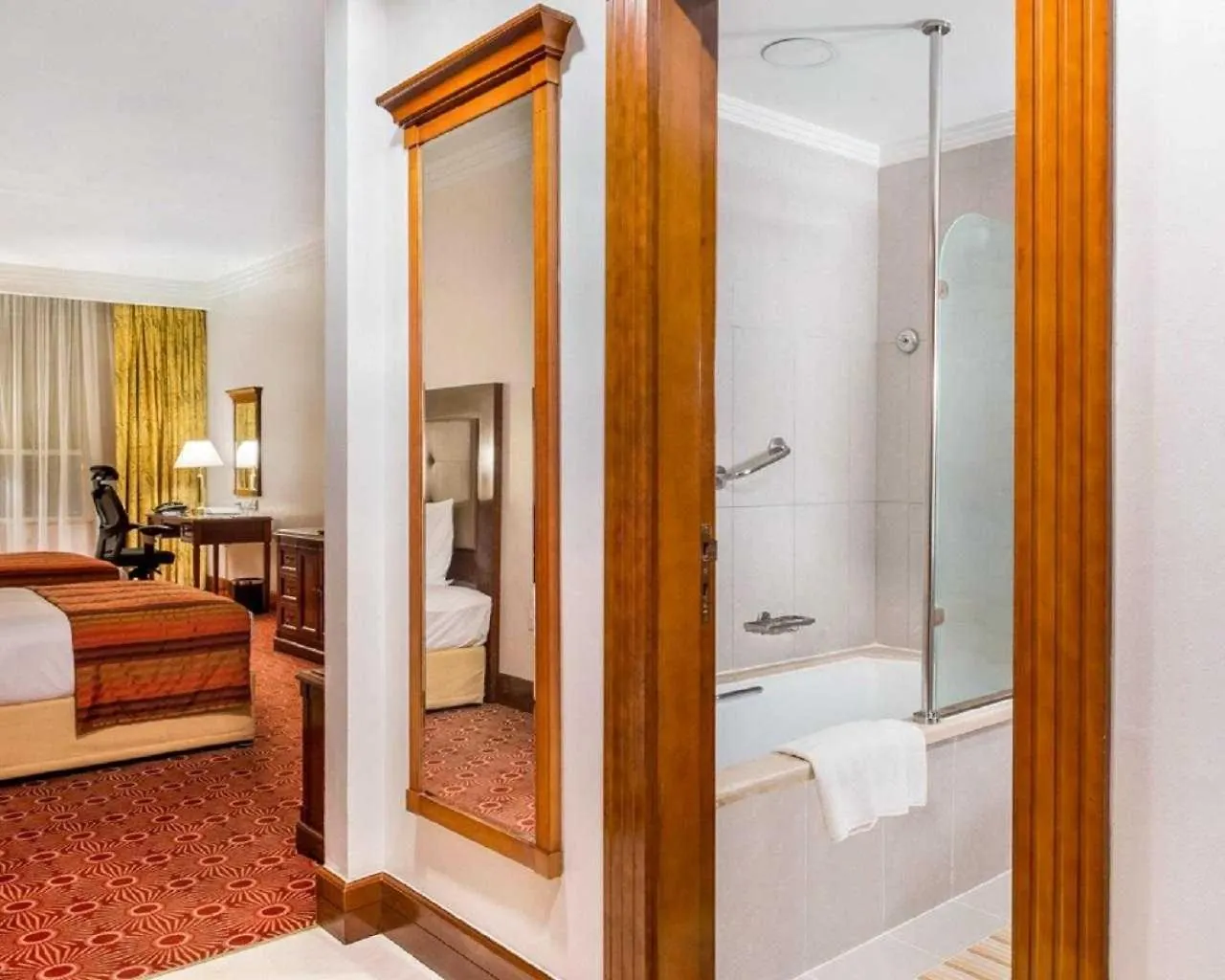 Sunday Hotel Holiday International Dubai