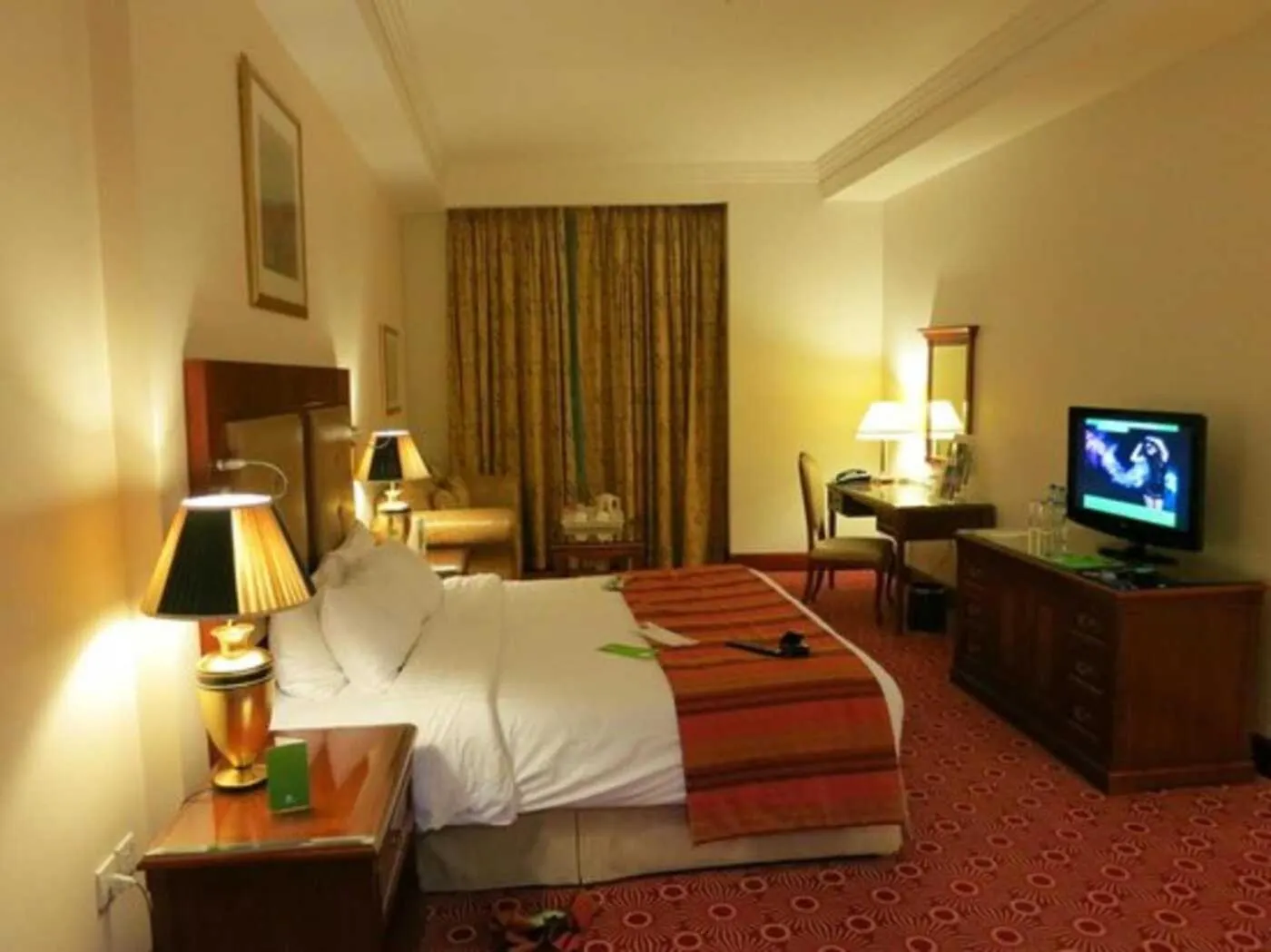Sunday Hotel Holiday International Dubai