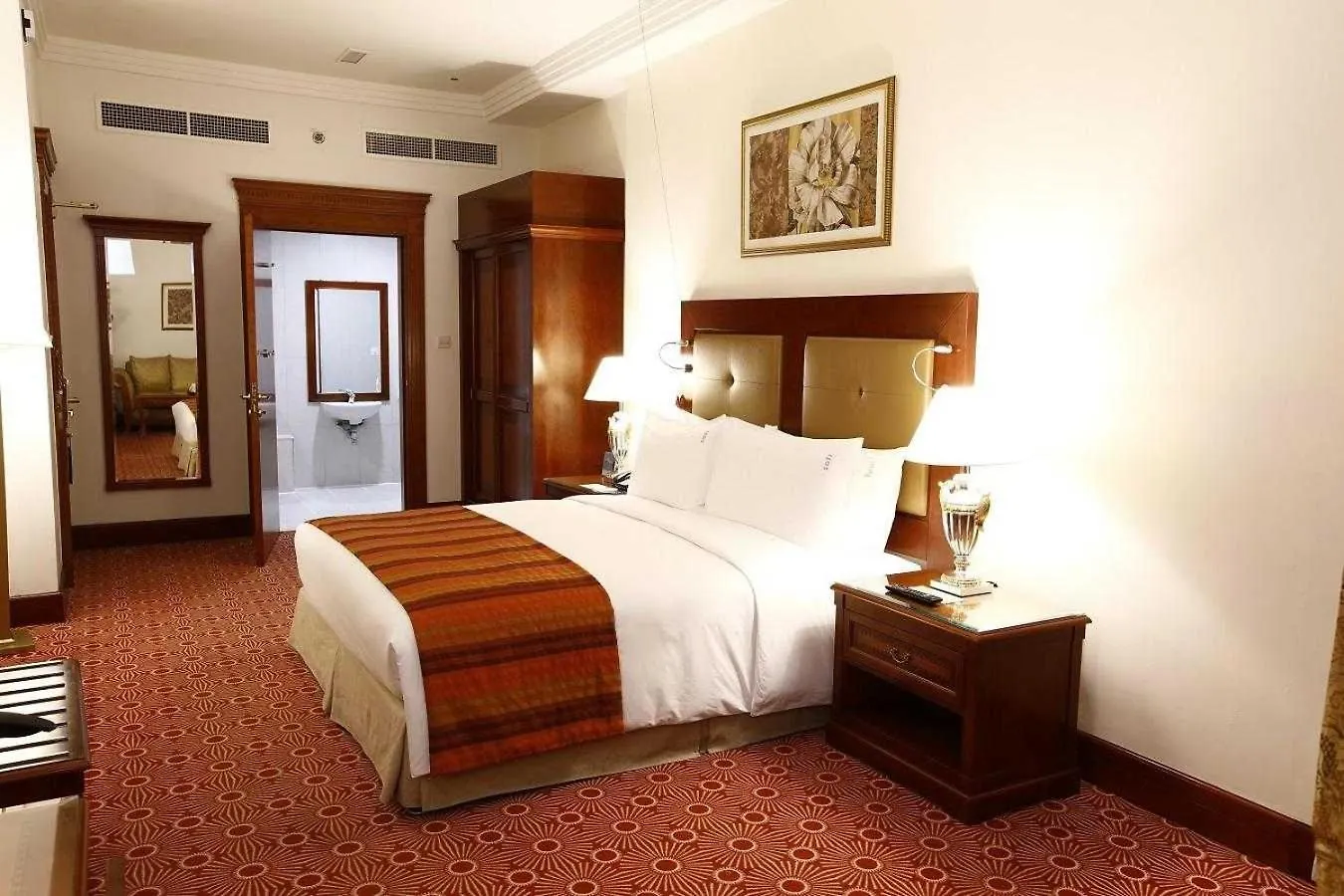 Sunday Hotel Holiday International Dubai United Arab Emirates