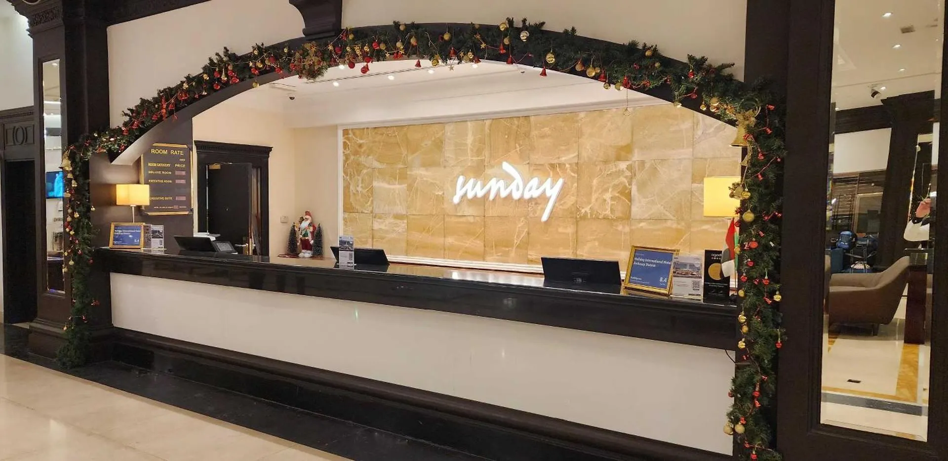 Sunday Hotel Holiday International Dubai