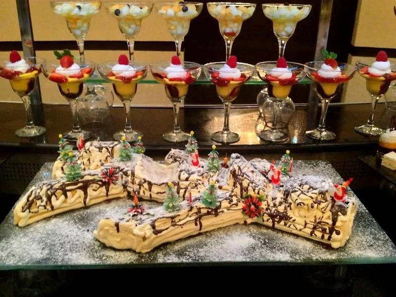 Sunday Hotel Holiday International Dubai