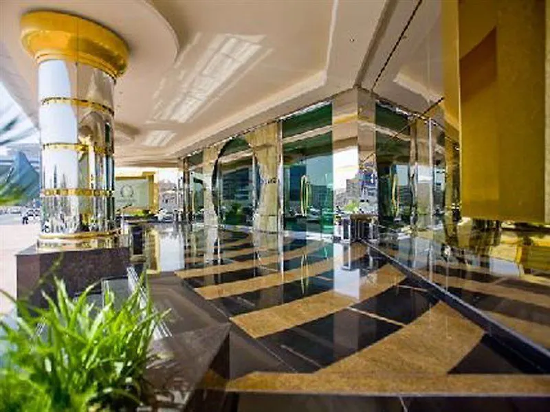 ****  Sunday Hotel Holiday International Dubai United Arab Emirates