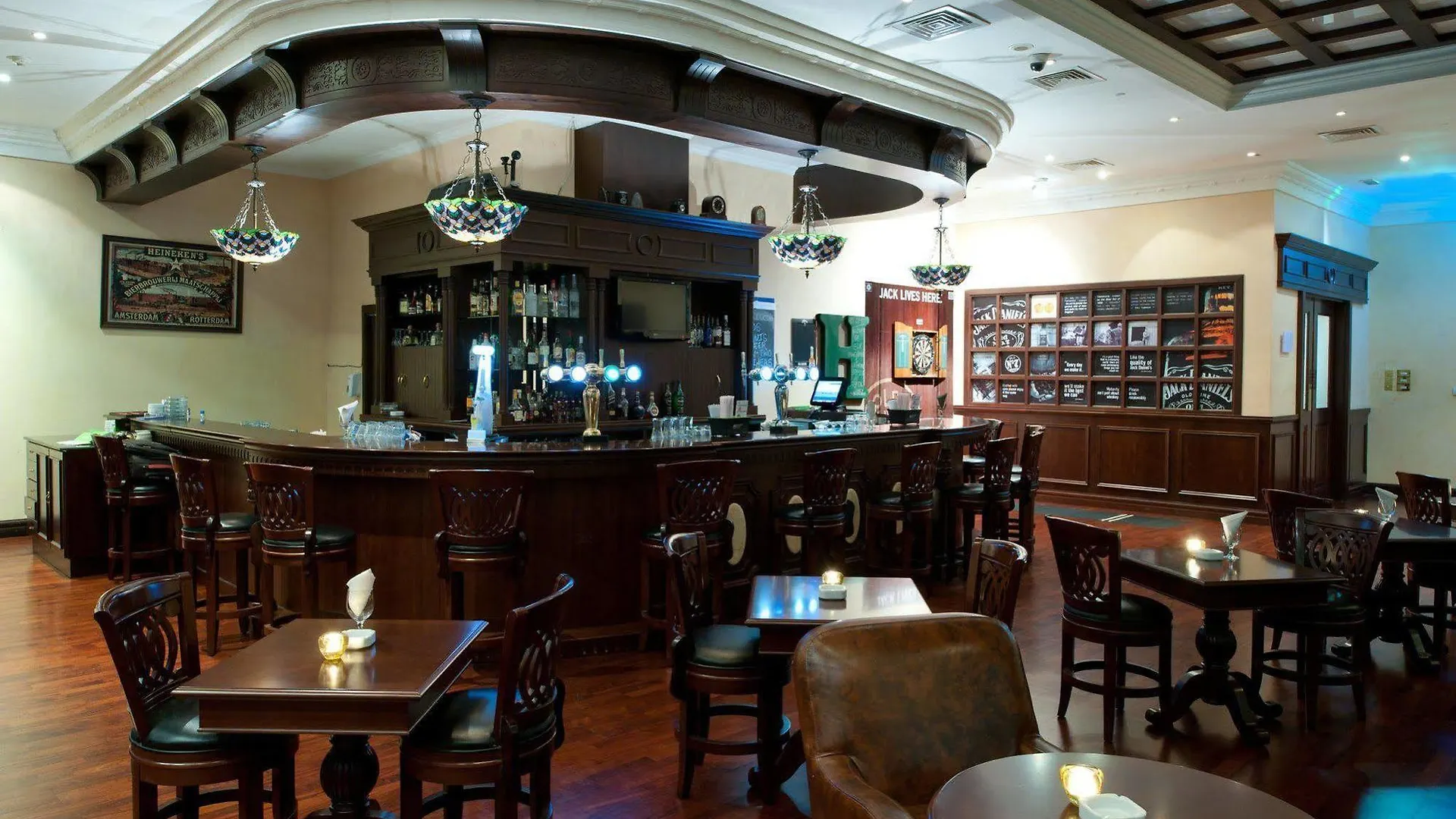 Sunday Hotel Holiday International Dubaj