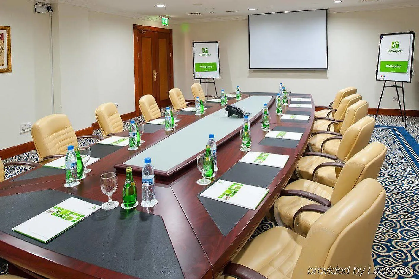 Sunday Hotel Holiday International Dubai