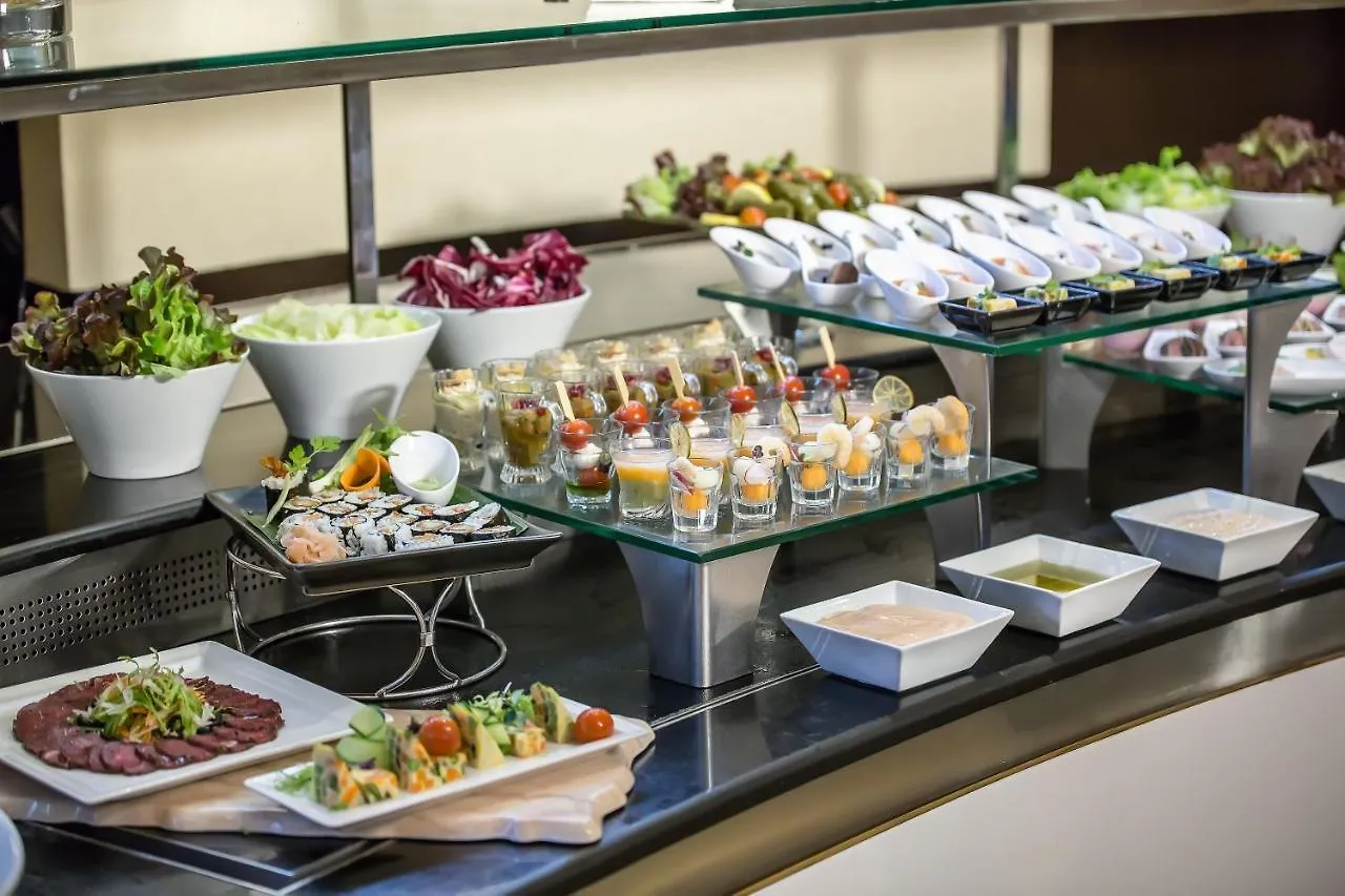 Sunday Hotel Holiday International Dubai