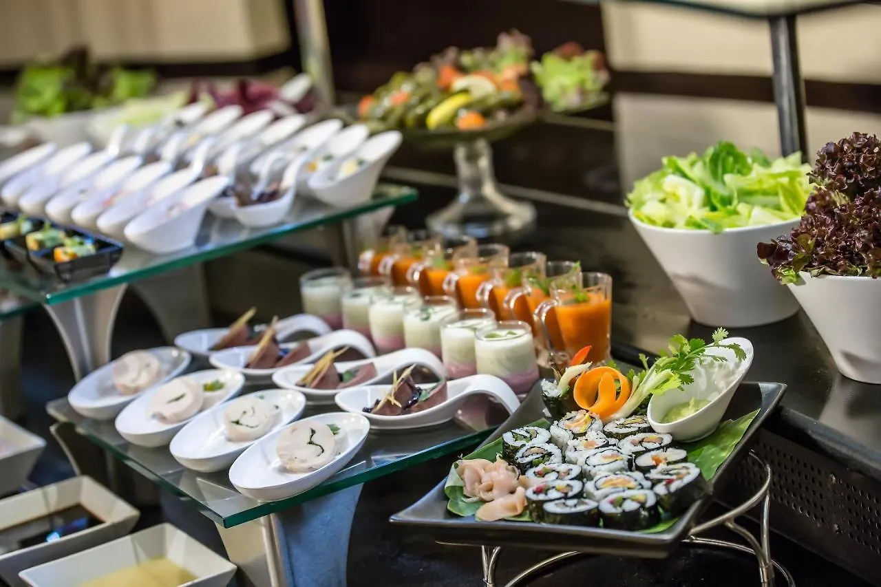 Sunday Hotel Holiday International Dubai