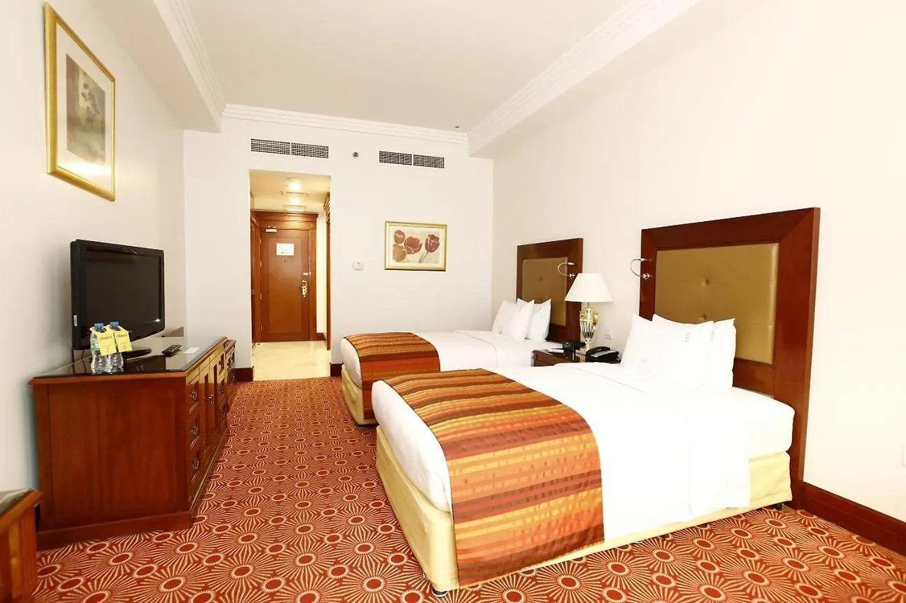 Sunday Hotel Holiday International Dubai United Arab Emirates