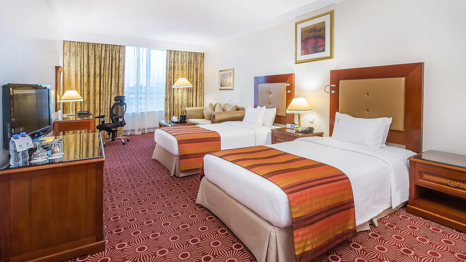 Sunday Hotel Holiday International Dubai
