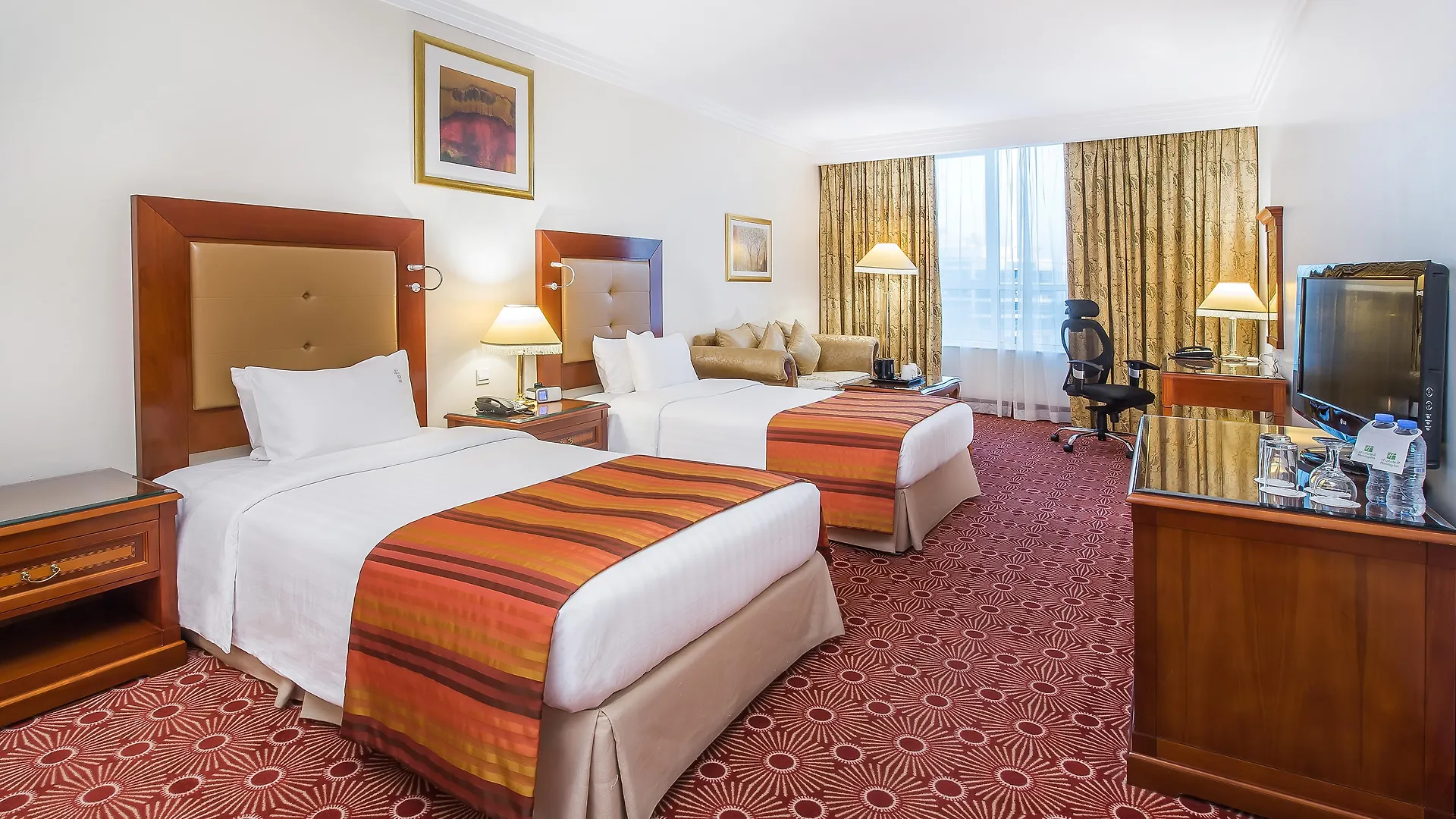 Sunday Hotel Holiday International Dubai