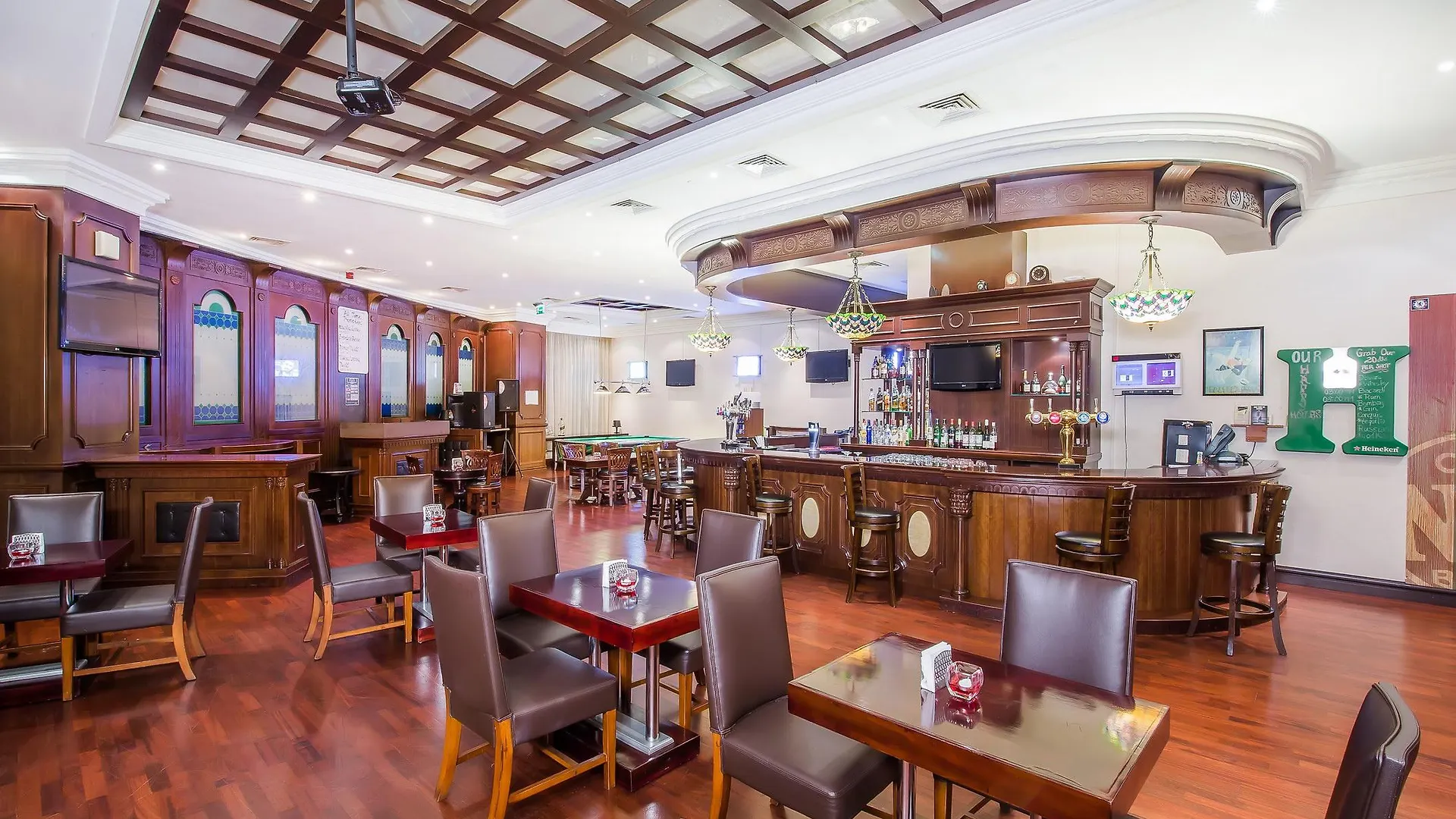 Sunday Hotel Holiday International Dubai